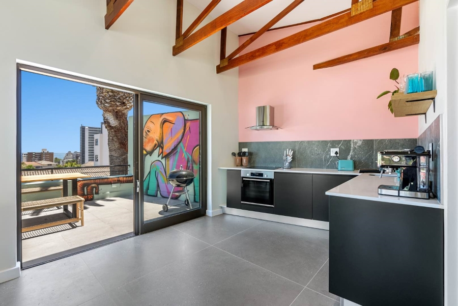 To Let 4 Bedroom Property for Rent in Sea Point Western Cape